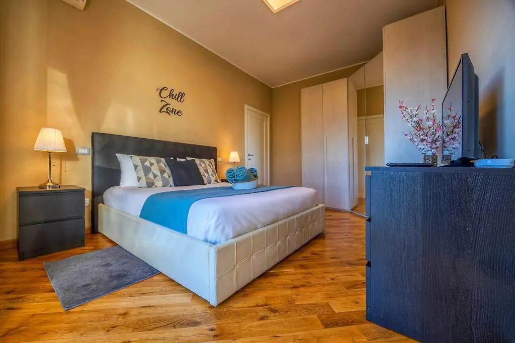 شقة Sunny & Updated Flat With Panoramic City View 50M From M4 Stop ميلان